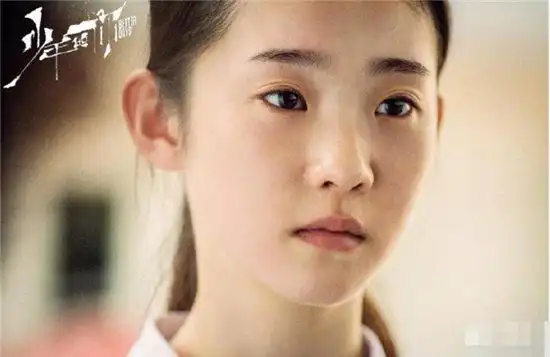 时代峰峻要有三公主了?tfboys官博点赞小美女动态,引粉丝猜测