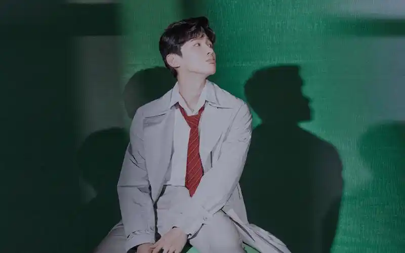 白敬亭帅气写真图片桌面壁纸