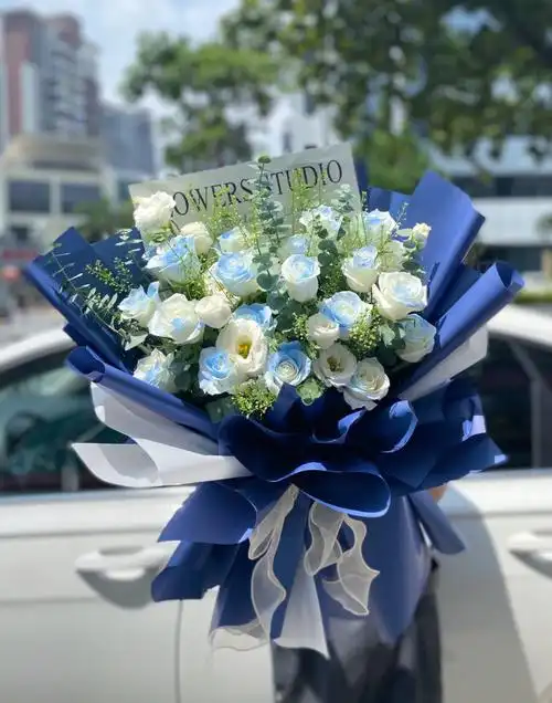 碎冰蓝玫瑰花束丨蓝白色系丨生日丨祝福