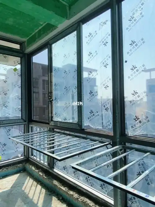 封阳台用大开启平移气密窗配晾晒架