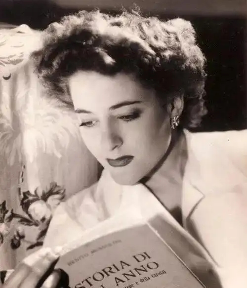 墨索里尼的情妇最终结局如何?为什么很多人对她的遭遇感到惋惜?