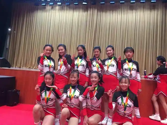 热烈祝贺赵堌堆中学啦啦队在市运动会喜获佳绩