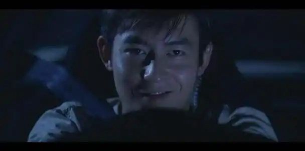 让我印象最为深刻的是电影中展现的抽烟场景.