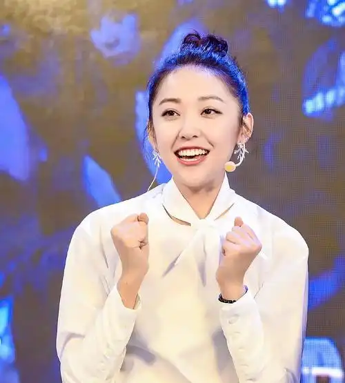 陈昊蓝的演技完全是靠出演作品慢慢积累经验,在个人首部电影《校花