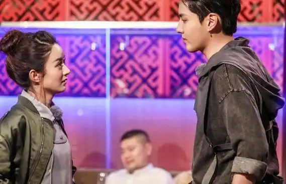 吴亦凡古力娜扎被传在一起双方工作室纷纷回应辟谣