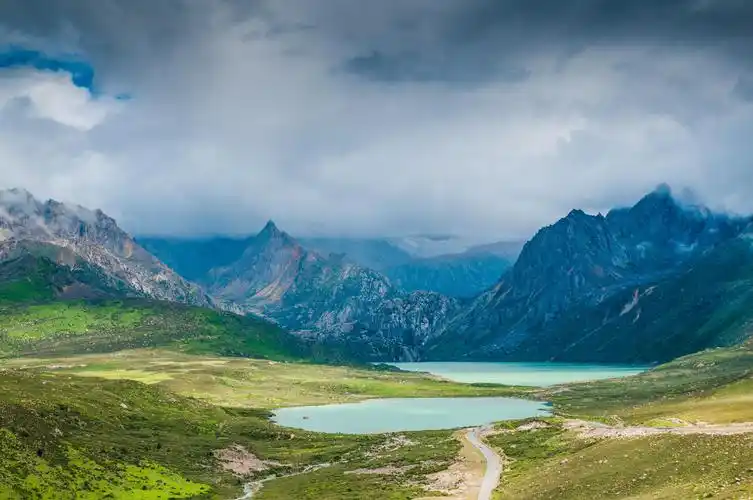 海子山自然保护区 → 万亩青杨林观景点 → 赤土河谷风景观赏区