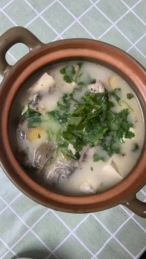 夏淼淼7做的奶白鲫鱼汤最简单做法