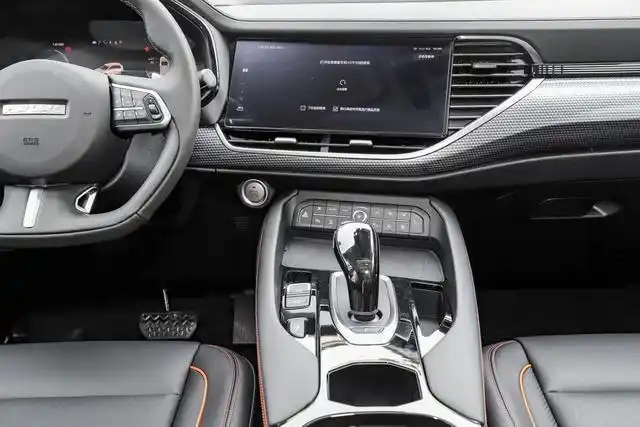 在内饰上2020款哈弗f7的内饰设计还是蛮有个性的