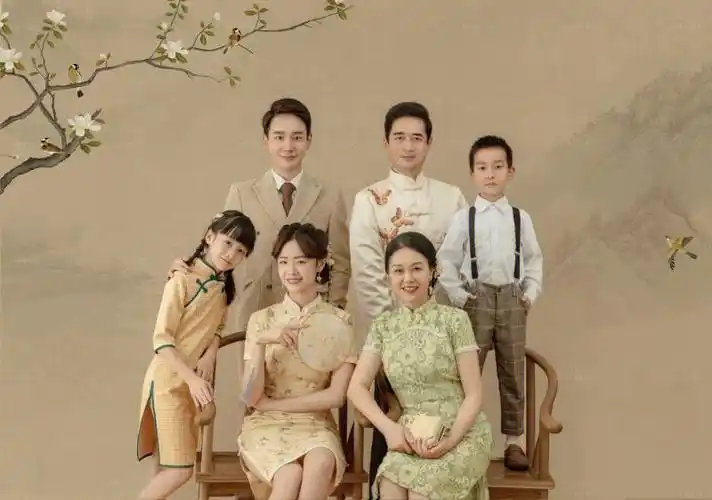 用一张全家福来定格这一刻的美好快来拍一组全家福吧带上家人温馨又