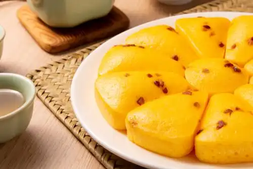 春节时期,新年特色美食美味的红枣南瓜蒸糕