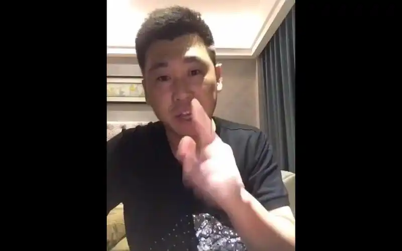 快手狠人旋风哥正面回应虎哥挑战:"趁人之危,自己看