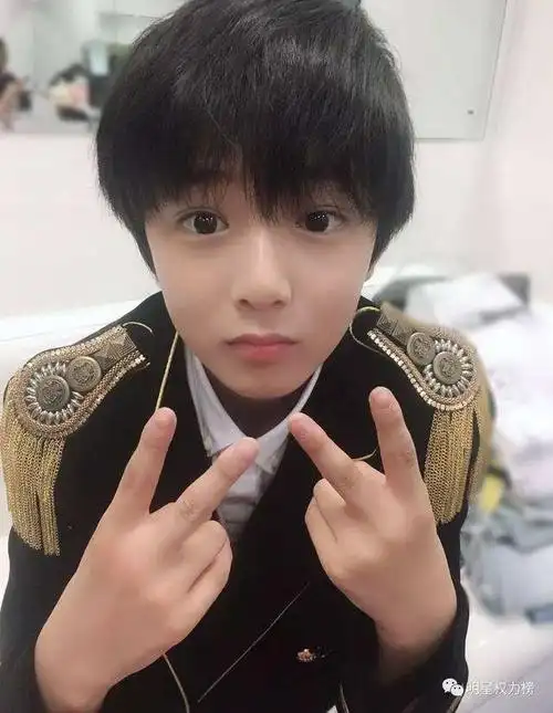 12岁校草最帅照片 17岁校草照片帅气照片-图片大观-奇异网