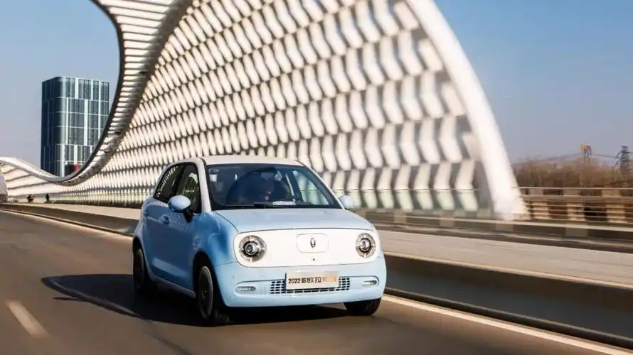 造型呆萌可爱 车机智能化提升 试驾2022款欧拉黑猫