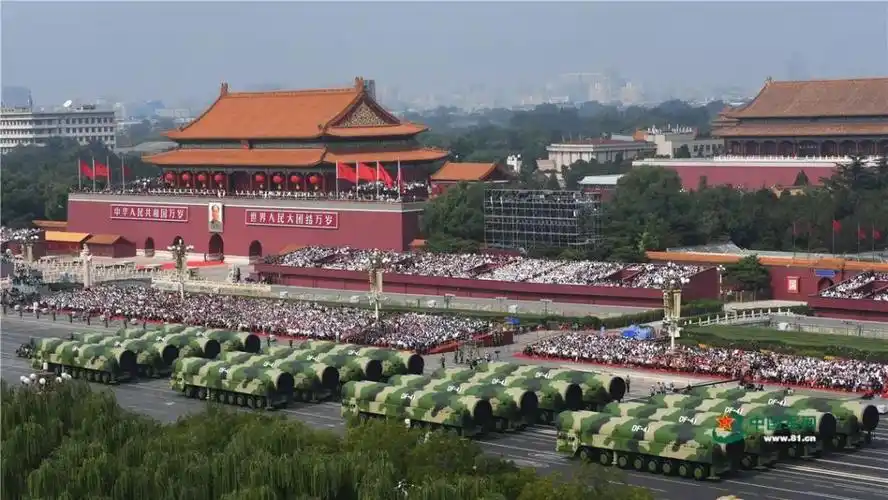 在此次70周年国庆阅兵上,东风-41洲际战略核导弹,东风-17常规导弹