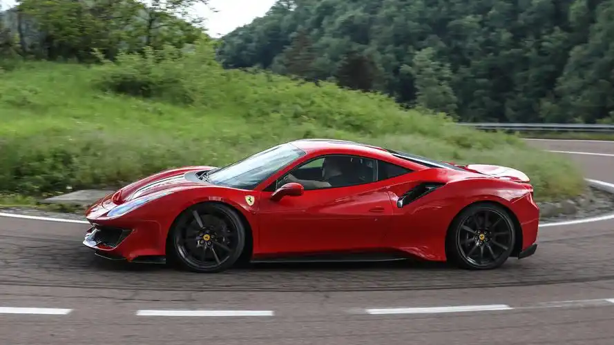 ferrari 488 pista