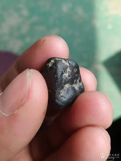 自己捡的四块小陨石