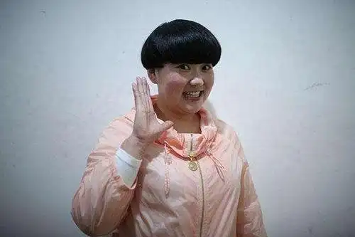 赵本山徒弟中变化最大的一位曾是230斤大胖子如今成女神