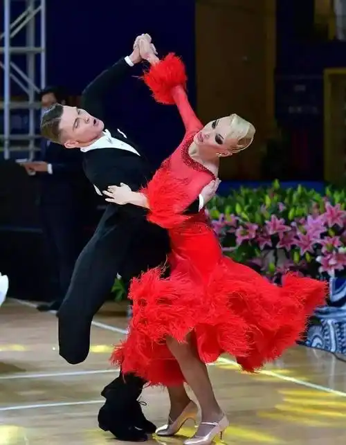 摩登舞干货摩登舞胯动技巧剖析