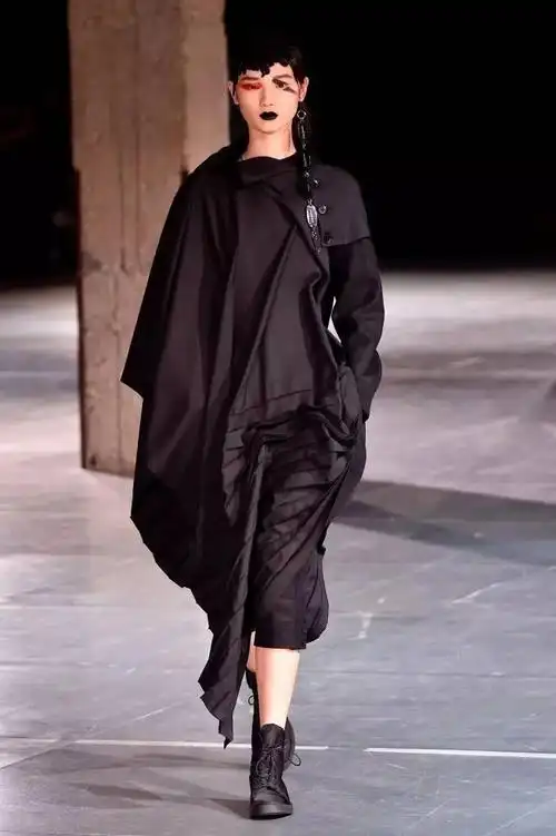 山本耀司么么哒设计关注1361