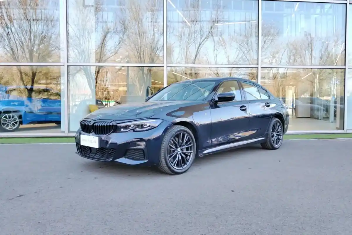 宝马330i m运动曜夜.【车辆名称】330i m运动曜夜  - 抖音