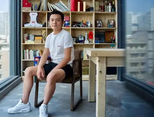 创始人文宾与ceo冯彬都强调,文和友不是一家餐饮公司,而是一家文化