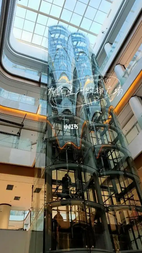 大连星河购物广场观光电梯太美了