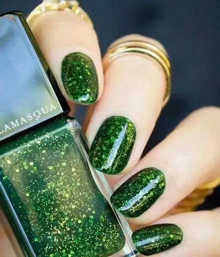 清爽整个夏季,绿色美甲图片欣赏