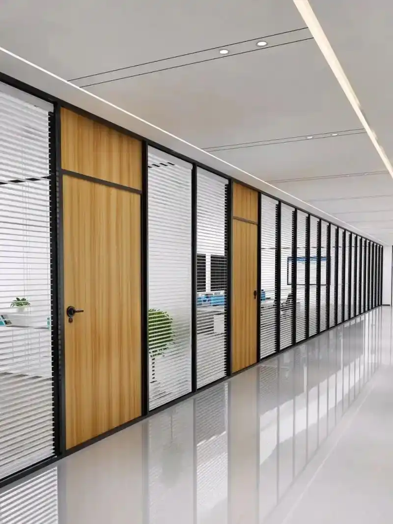 广东佛山写字楼玻璃隔断墙高隔间装修定制.