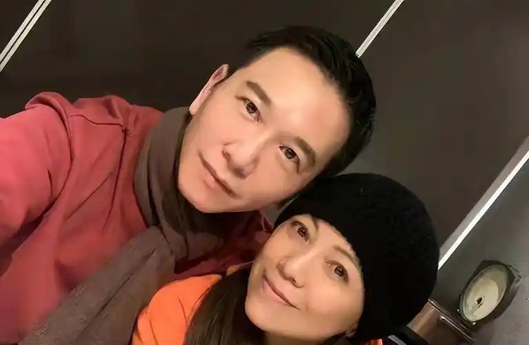 59岁的温兆伦:尽管岳母和自己年纪相仿,给她尽孝也能坦然_观众_才华