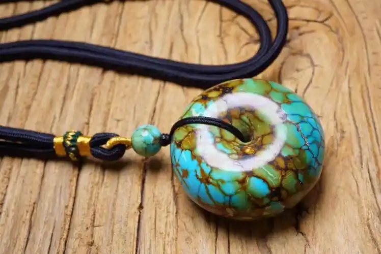 矿区直销天然原矿绿松石高瓷特色唐三彩平安扣面包圈吊坠 北京