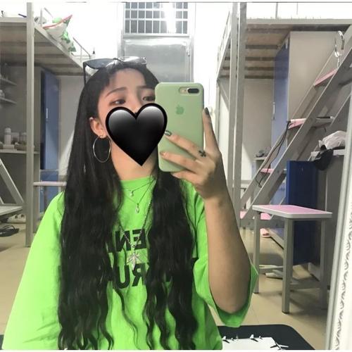 网红社会女生上衣快手红人巨婴小伊伊大美网红同款字母短袖t恤女