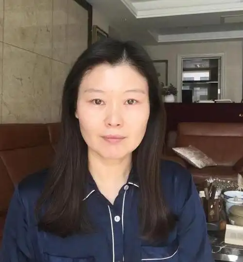 40岁女人不懂化妆没关系,学会这几个技巧,"素颜"出街更漂亮