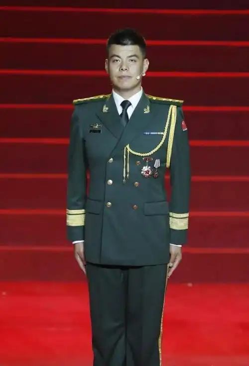 武警部队致敬忠诚主题颁奖典礼在京举行