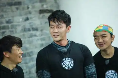 大黑牛李晨的肌肉(在演艺圈的身份如何界定)(4)