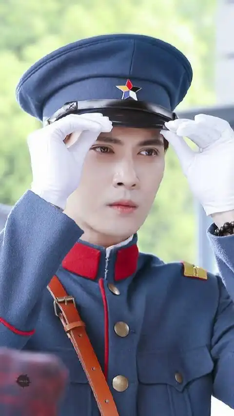 一脸正气相戎装在身军阀气质太逼人这6位军装造型迷人帅气