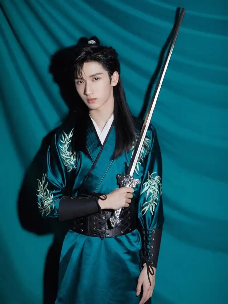 没想到给严浩翔拍的国风写真我会这么喜欢!