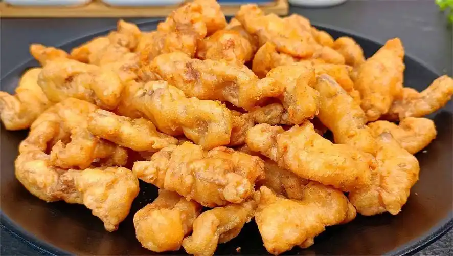 炸酥肉到底用面粉还是淀粉很多人搞不清楚大厨教你正确做法