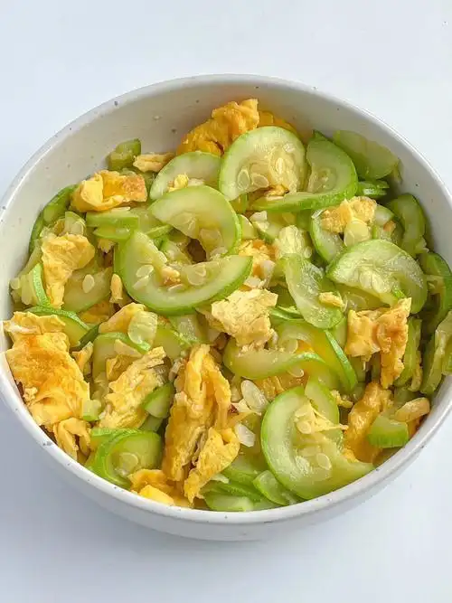 又是一款超级简单的减脂餐西葫芦炒鸡蛋