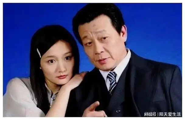 这段关系持续了八年,寇世勋终于下定了决心,他带着许黎丹登堂入室,把