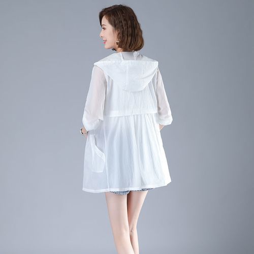 防晒服女2021新品短外套防雨防晒妈妈装春夏秋季时尚百搭空调服