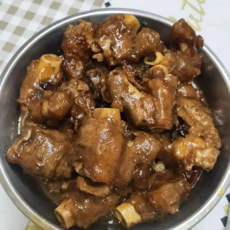 羊拐筋做的非常成功啊!先生一人干掉一半,这一盆足足2kg呀! - 抖音