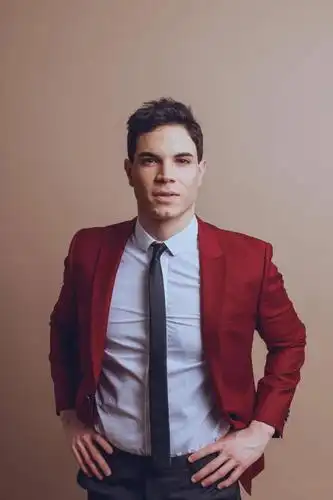 gevinson,左为tavi gevinson在片场和thomas doherty,thomas的这组