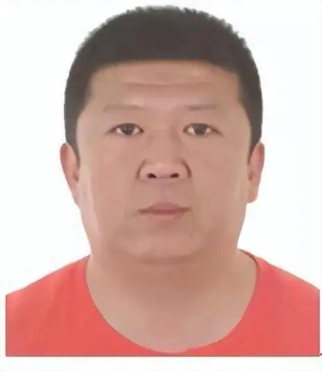 18年天津抓获的黑老大四哥一生混黑道无期出狱又成黑老大