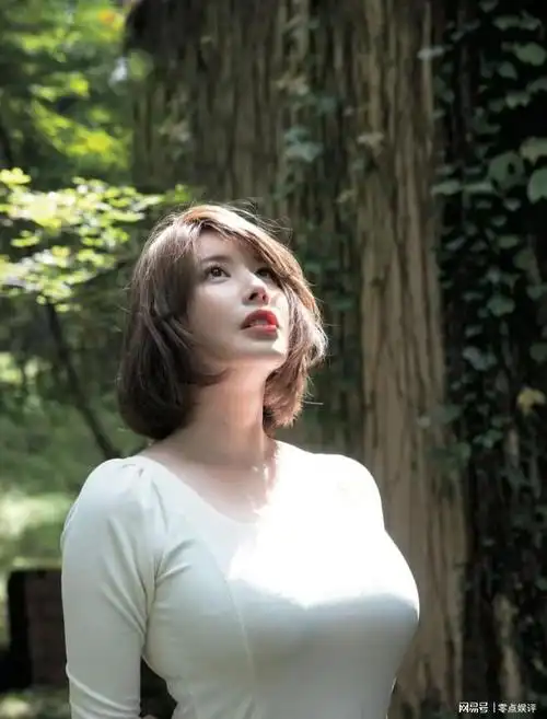 有栖花绯:暗黑界的性感女神,你值得一看!