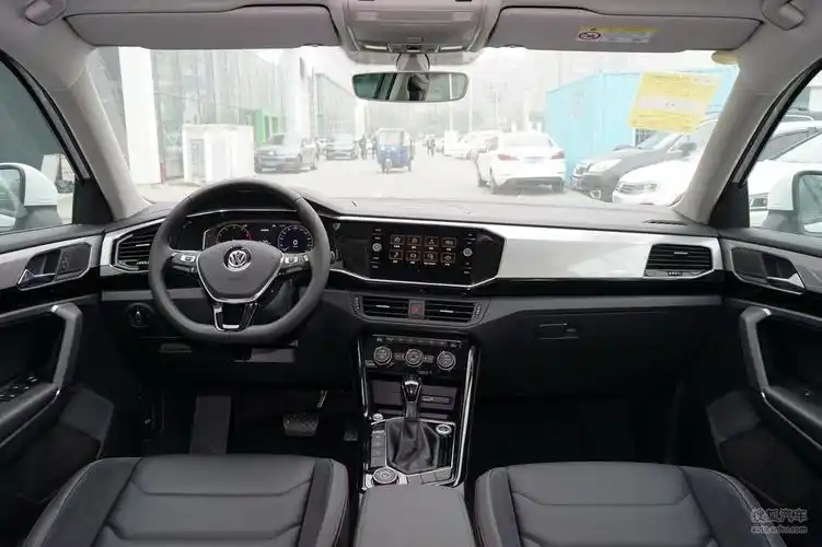 左 右→外观(36)内饰(54)空间(5)底盘/动力(16)黑色/灰色大众探岳s4s