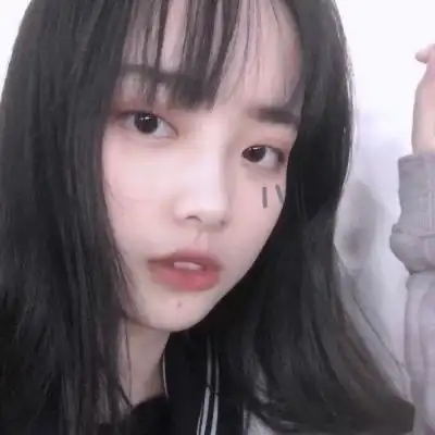 > 超清女生真人头像图片