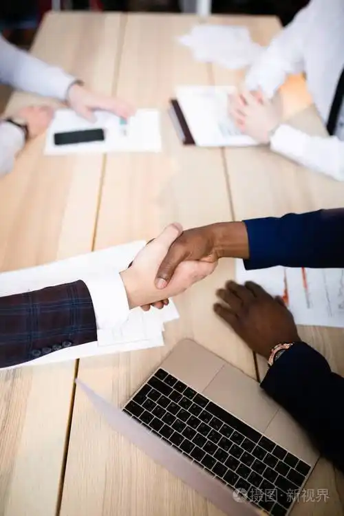 合作伙伴之间关于进一步合作的谈判