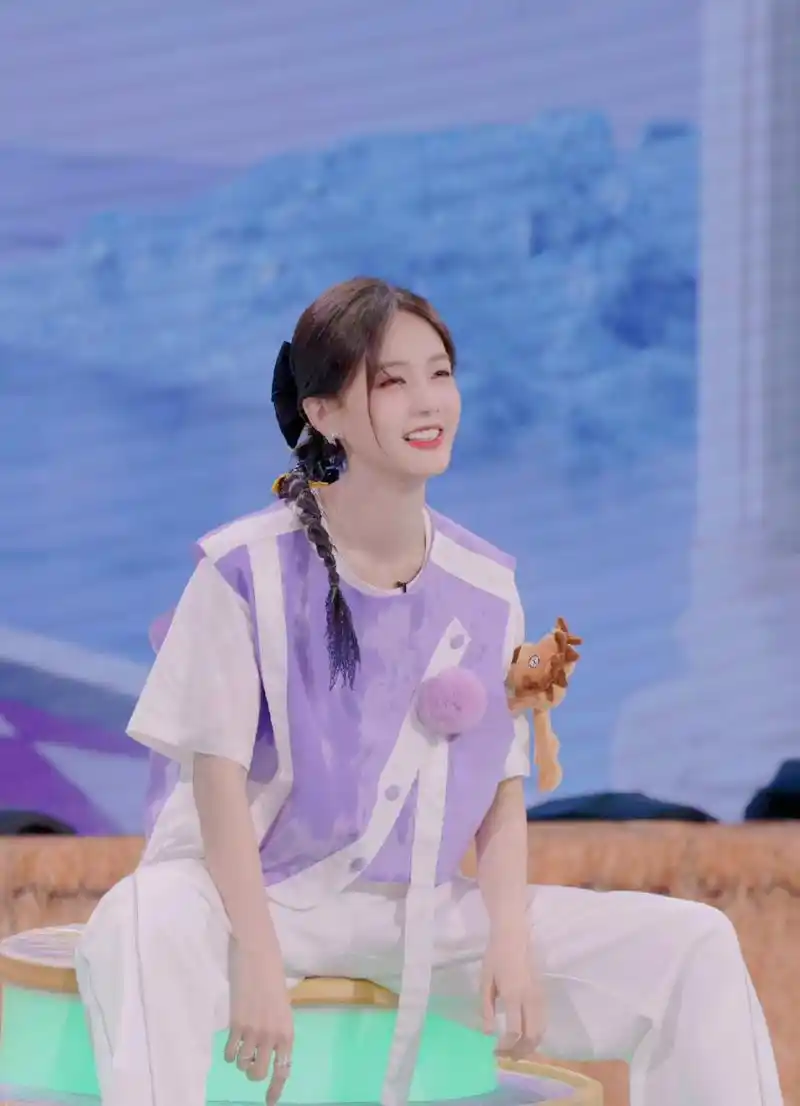 李一桐笑起来真好看,不愧是顶级大美女呀 #李一桐