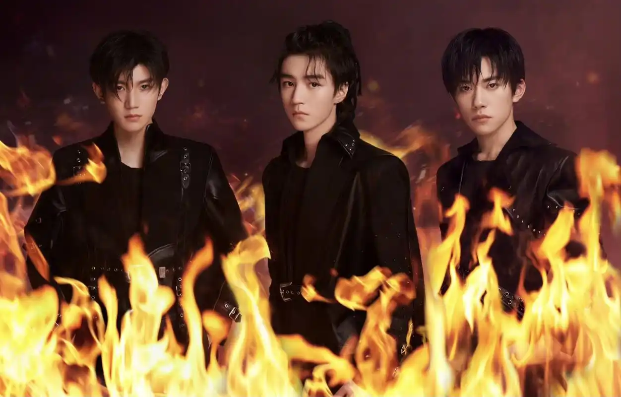 tfboys十年前vs十年后眼神转变 tfboys十周年演唱会即将到来,王俊凯