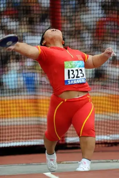 女子铁饼f40级 中国孟根吉米素破世界纪录夺冠